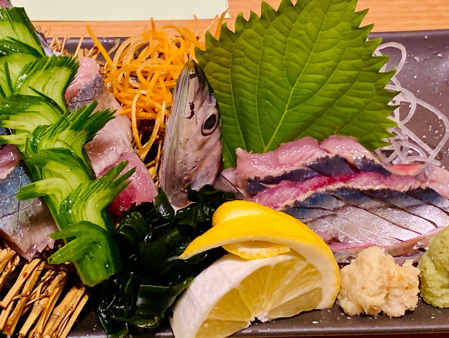 尼崎市「鮨と日本酒 壱」さんがオープン！🍣 秋の味覚をさらに輝かせる「空間デザイン」の力