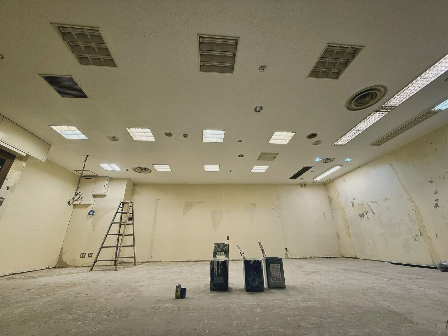 大阪市での現状復帰工事｜コストとスピードを両立！オフィス・店舗の退去もお任せください✨